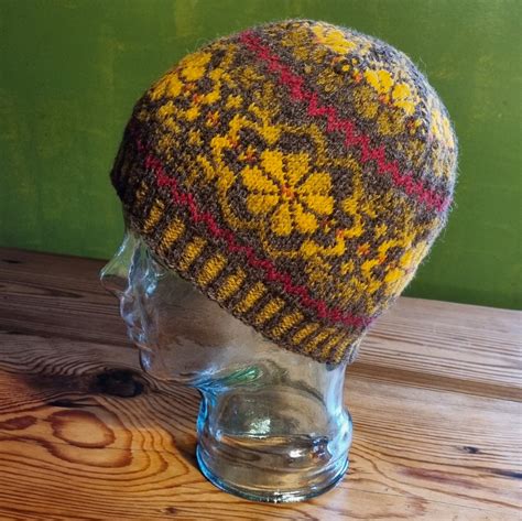 sww23|Buggiflooer Beanie: SWW23 hat kit – Uradale Yarns.